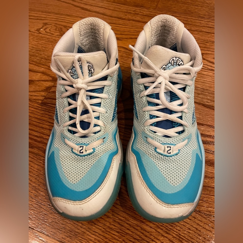 New Balance KAWHI Snowman Boys Size 4